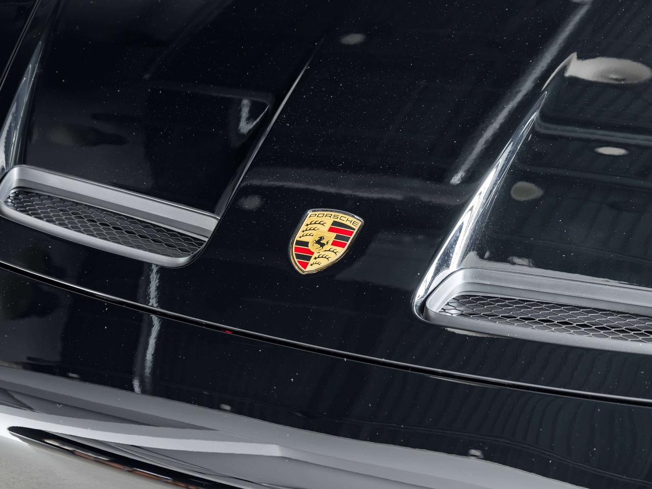 2022 Porsche 911 Touring Package Photo