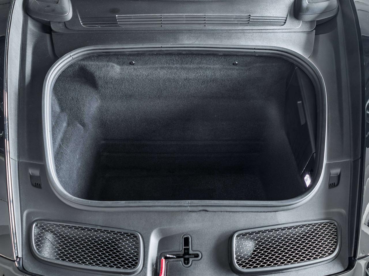 2022 Porsche 911 Touring Package Photo
