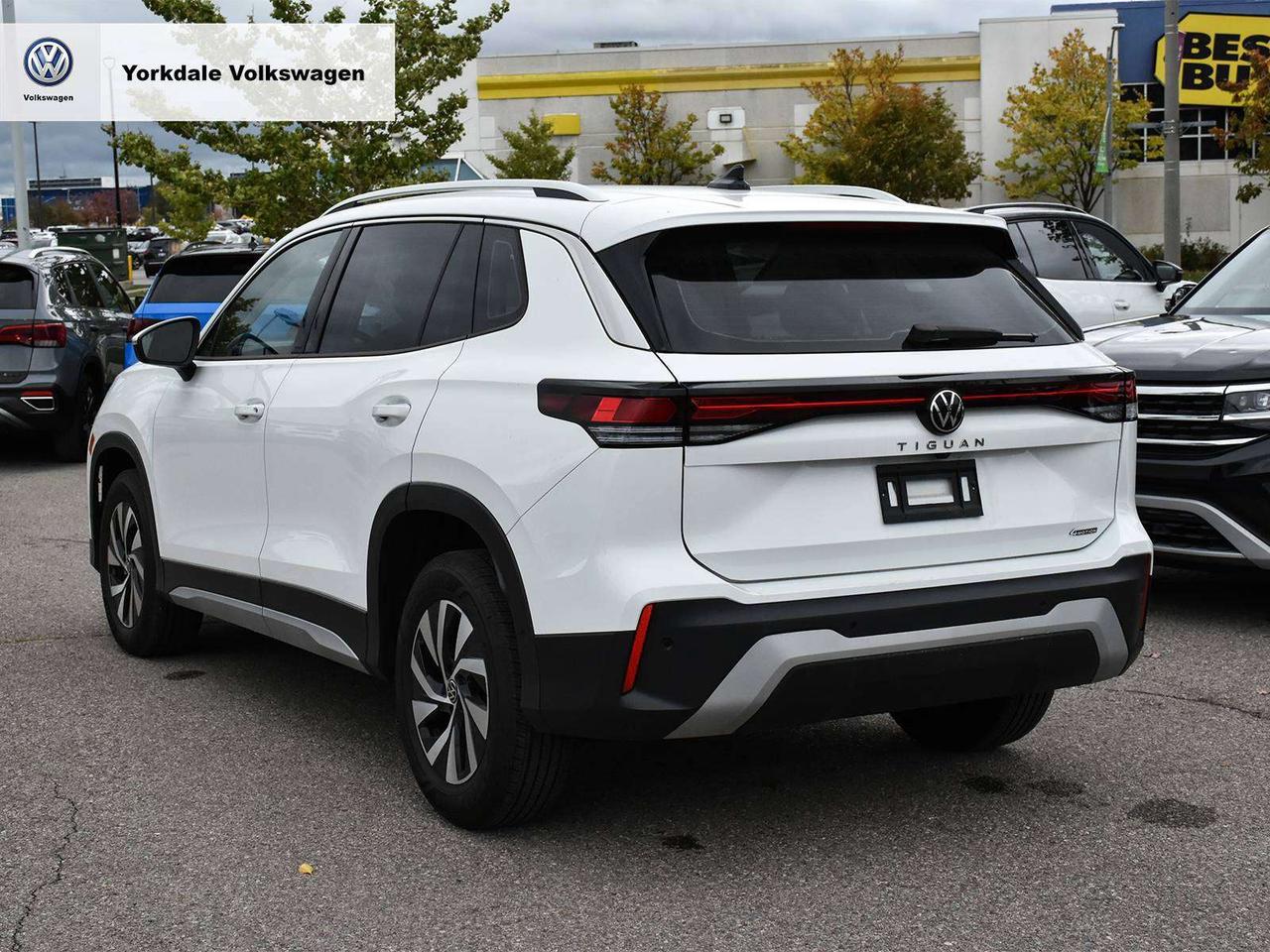 2025 Volkswagen Tiguan 4Motion Photo4