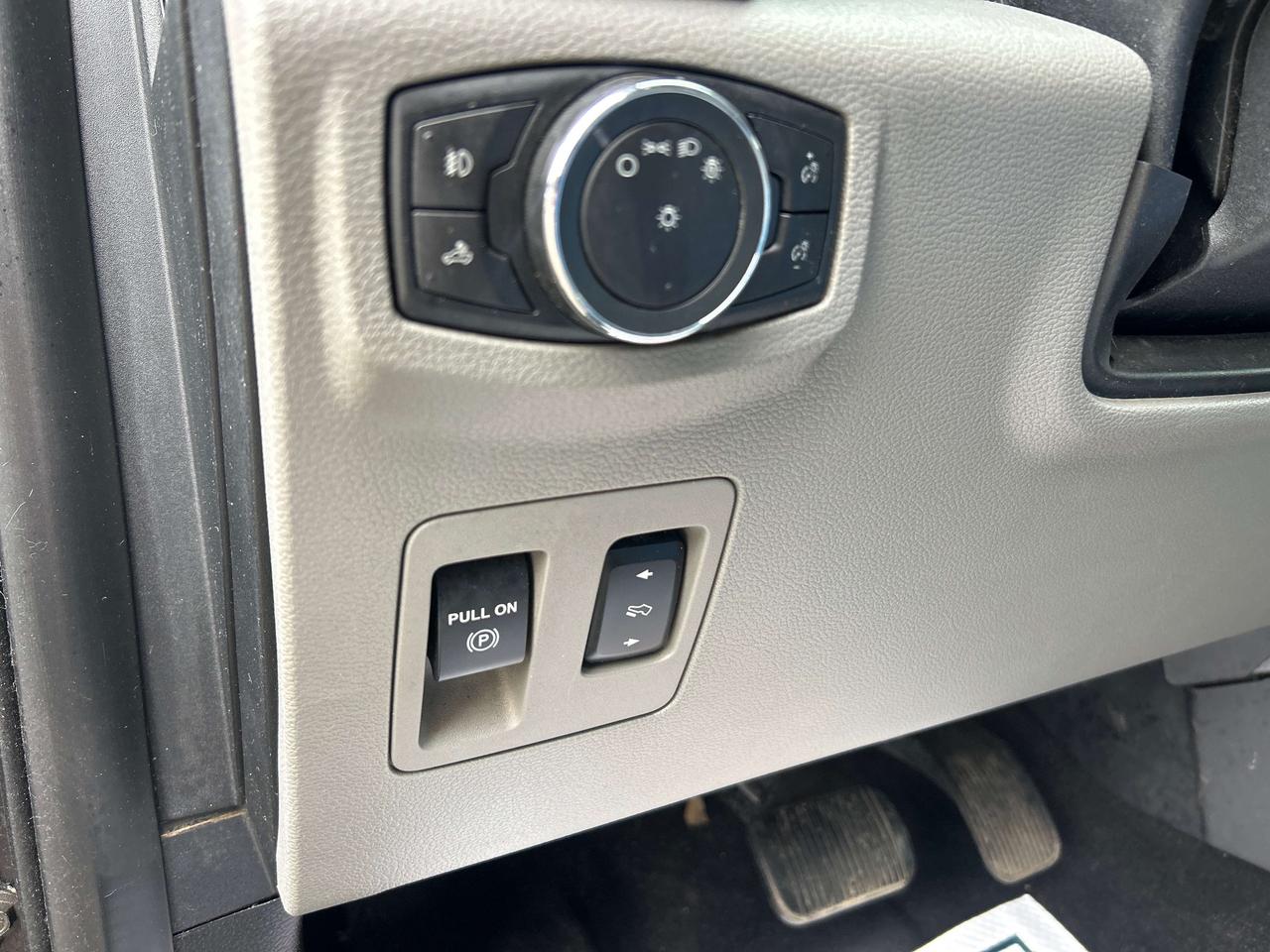 2017 Ford F-150 XLT Photo