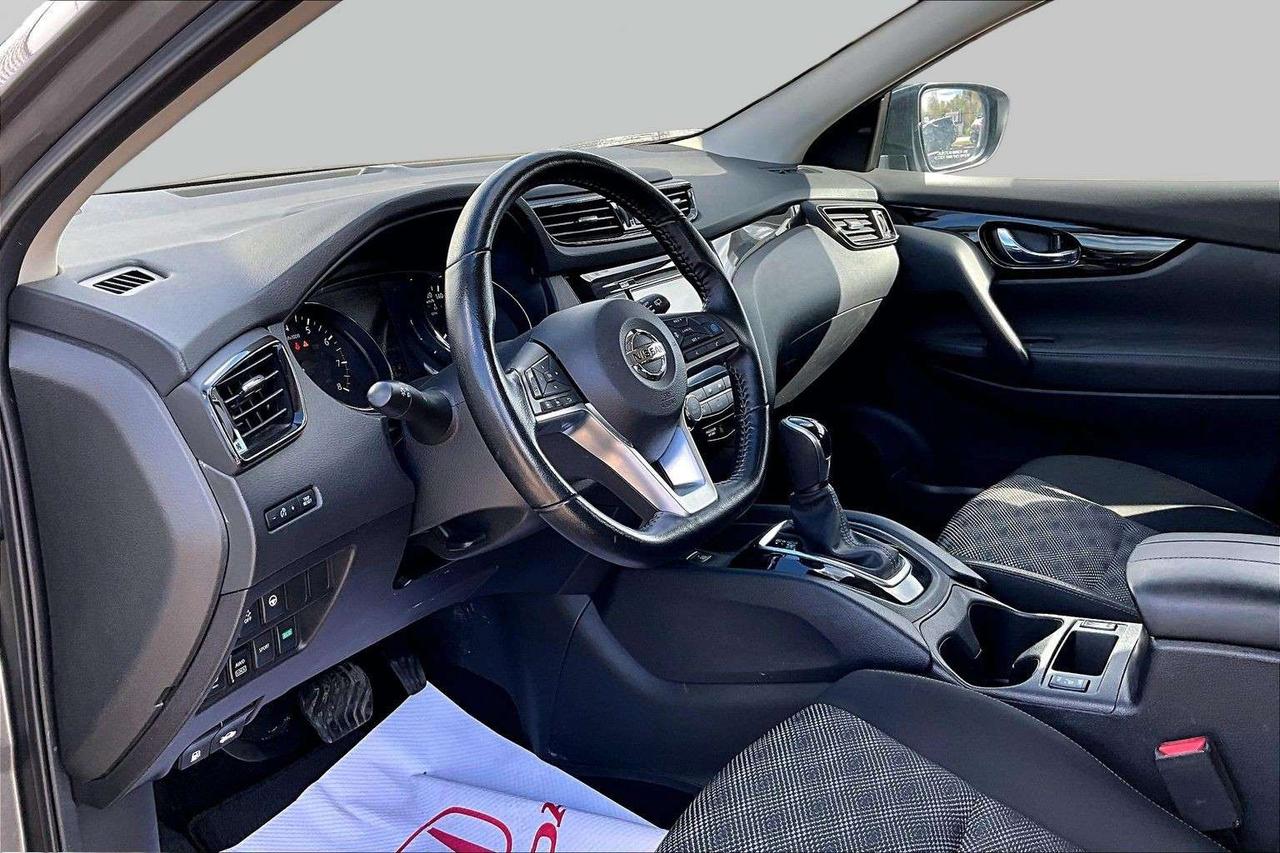 2023 Nissan Qashqai SV Photo5