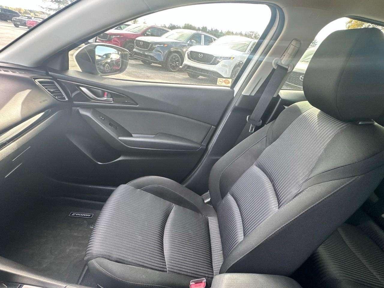 2016 Mazda 3 GS Photo