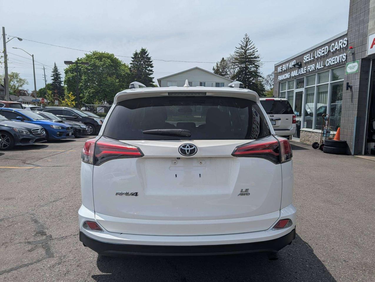 2017 Toyota RAV4 LE Photo