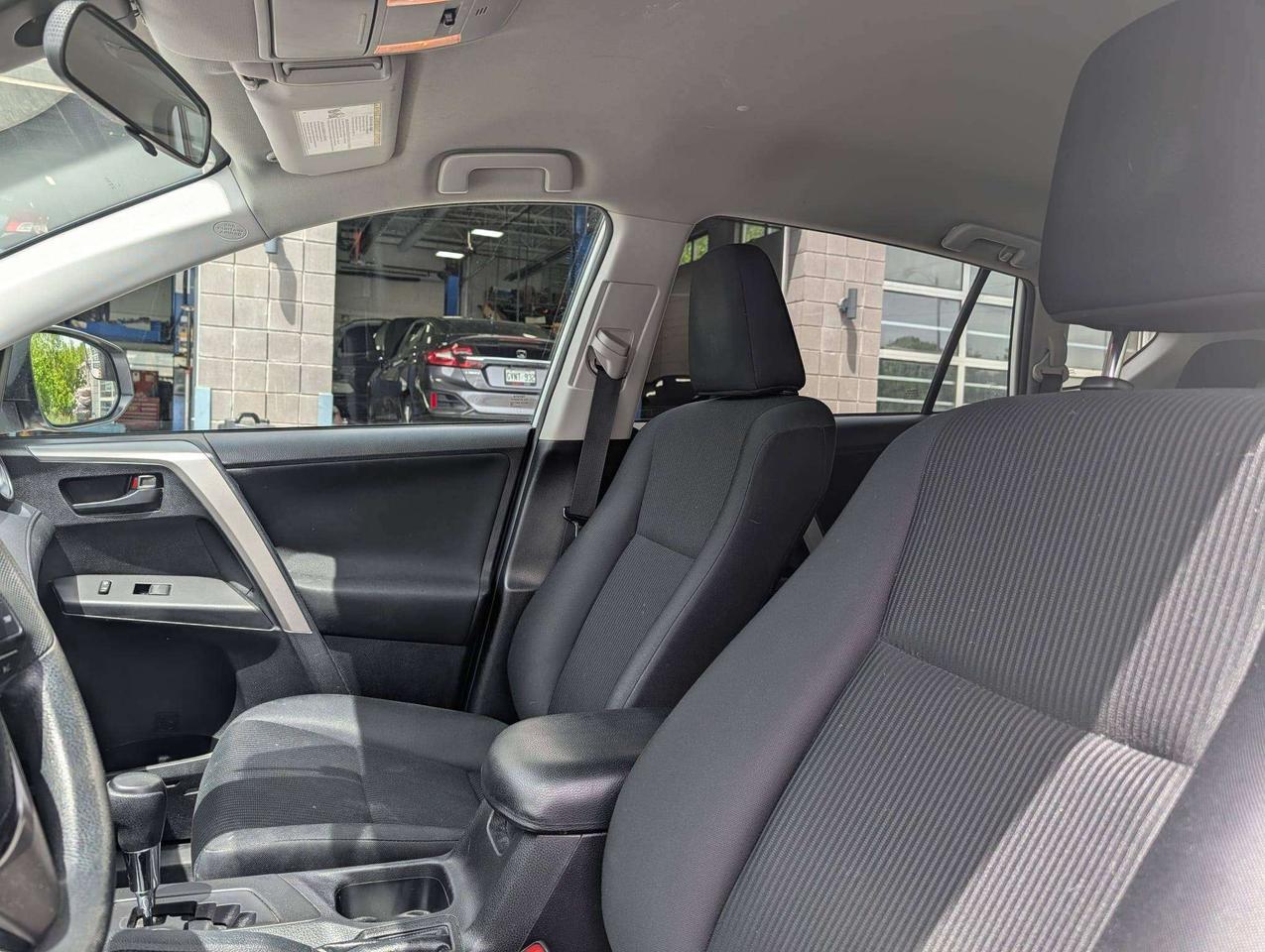 2017 Toyota RAV4 LE Photo