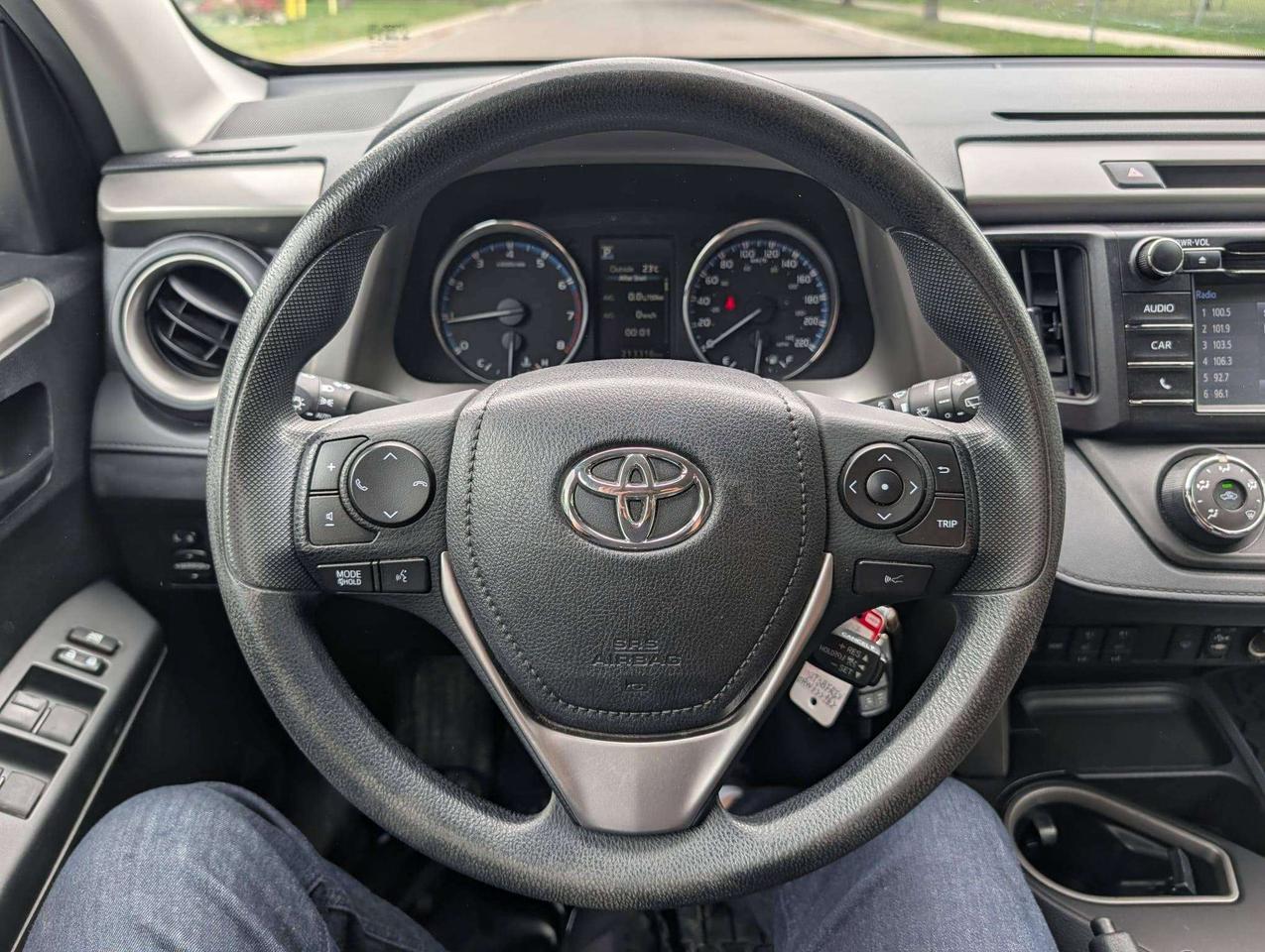2017 Toyota RAV4 LE Photo
