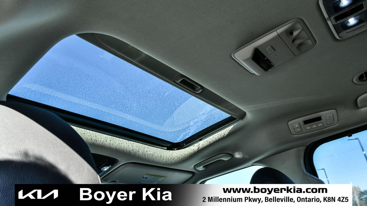 2022 Kia Carnival SX FWD Photo
