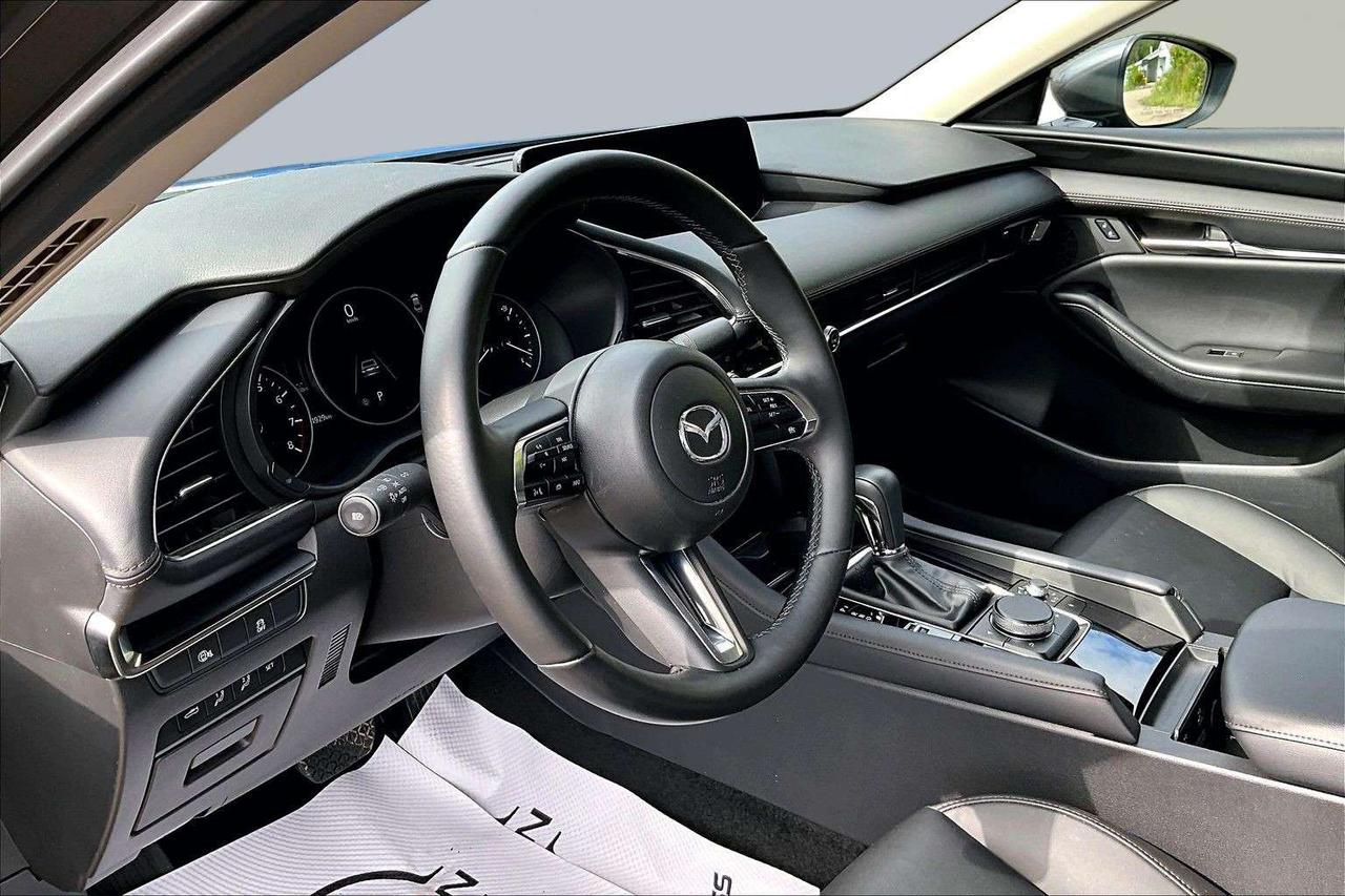 2025 Mazda 3 GS AWD / LEATHER / 1 OWNER Photo