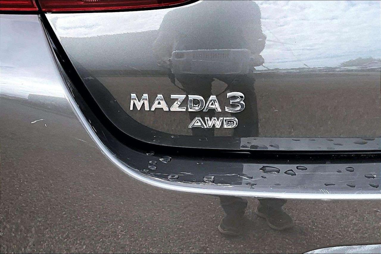 2025 Mazda 3 GS AWD / LEATHER / 1 OWNER Photo