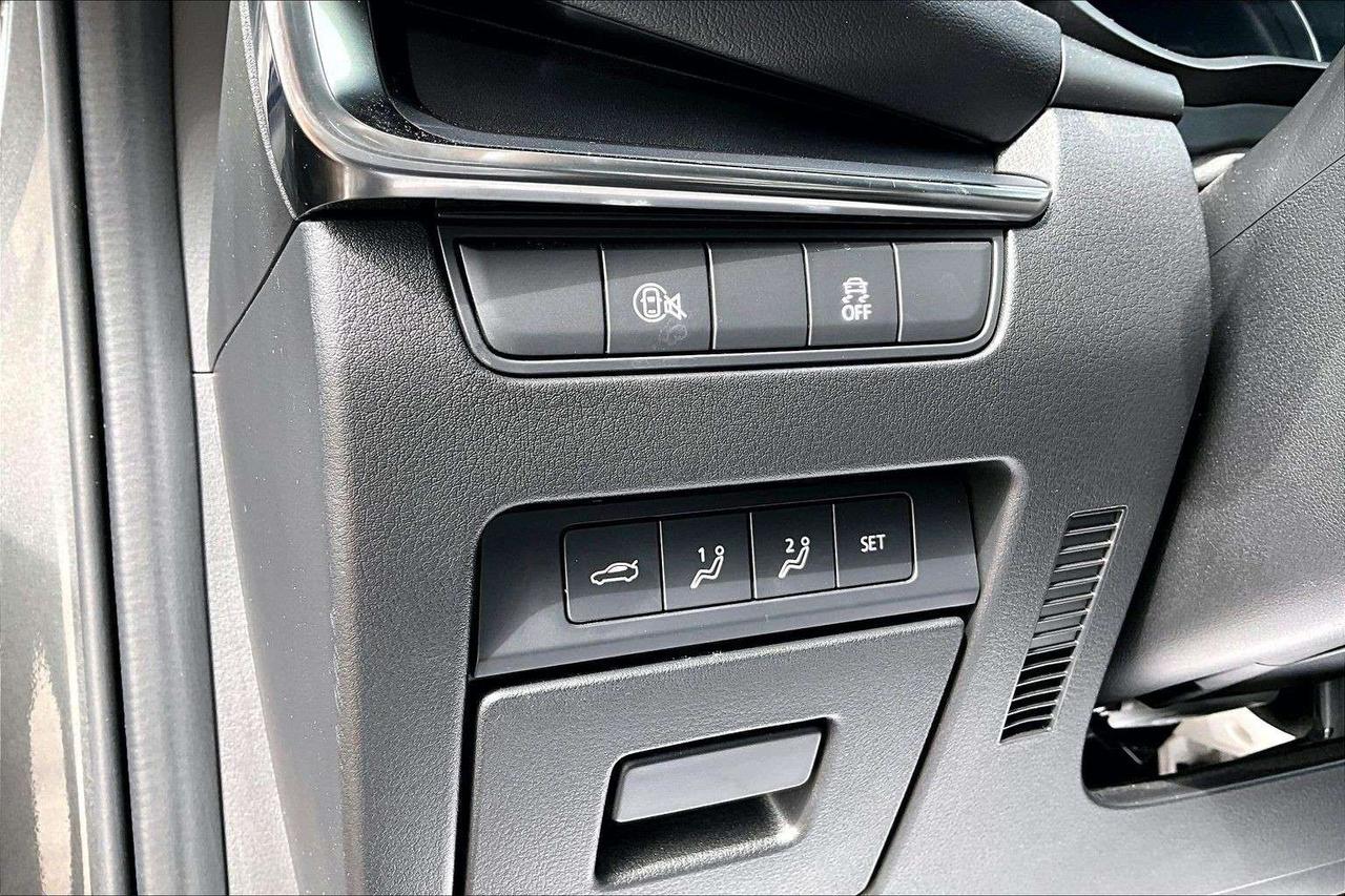 2025 Mazda 3 GS AWD / LEATHER / 1 OWNER Photo