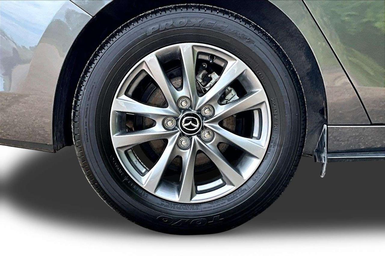 2025 Mazda 3 GS AWD / LEATHER / 1 OWNER Photo