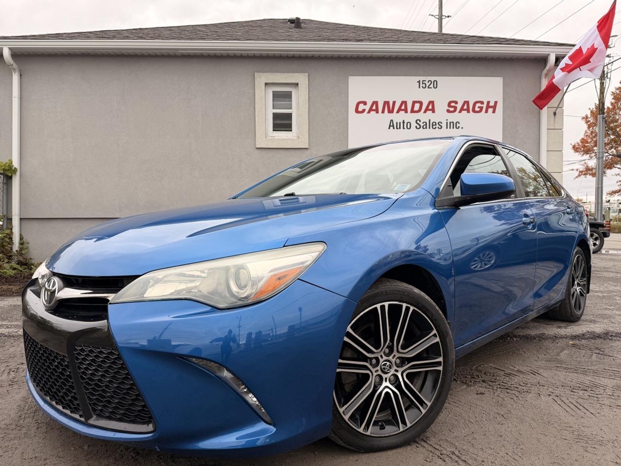 2016 Toyota Camry SE Photo