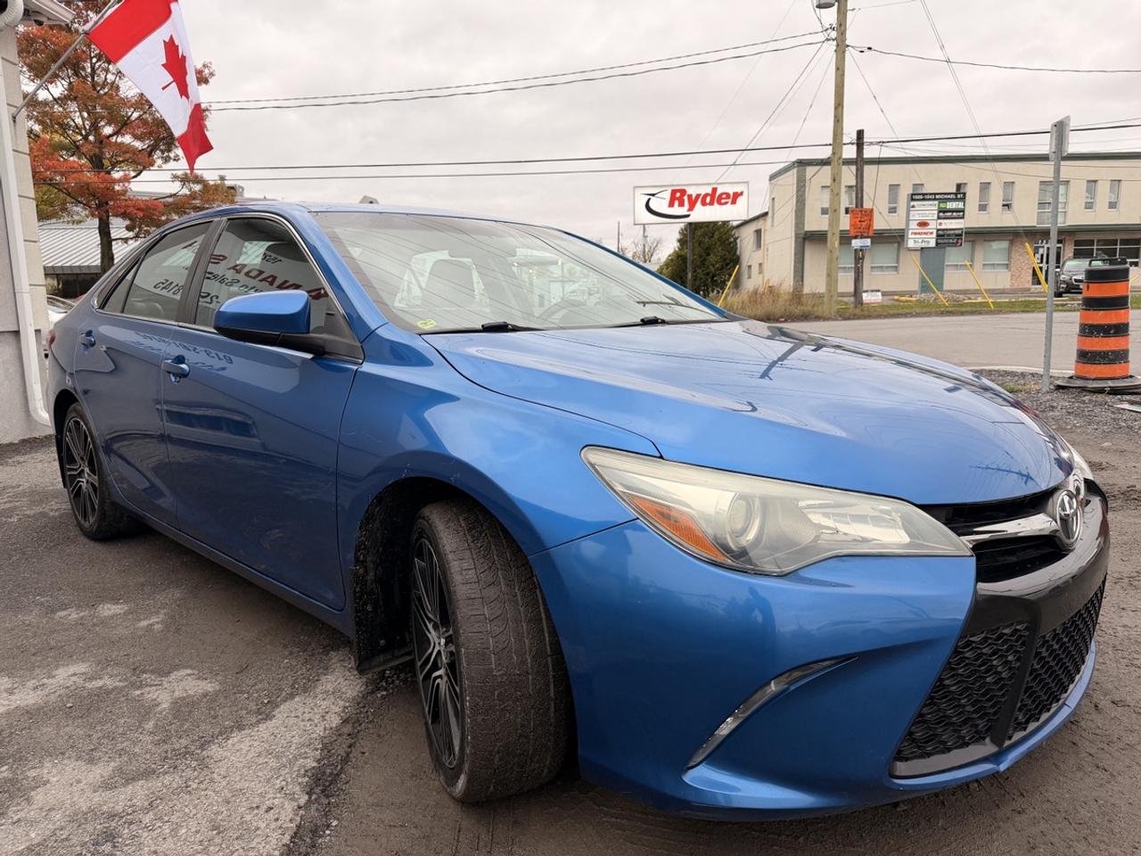 2016 Toyota Camry SE Photo