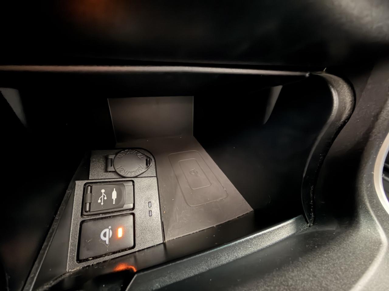 2016 Toyota Camry SE Photo