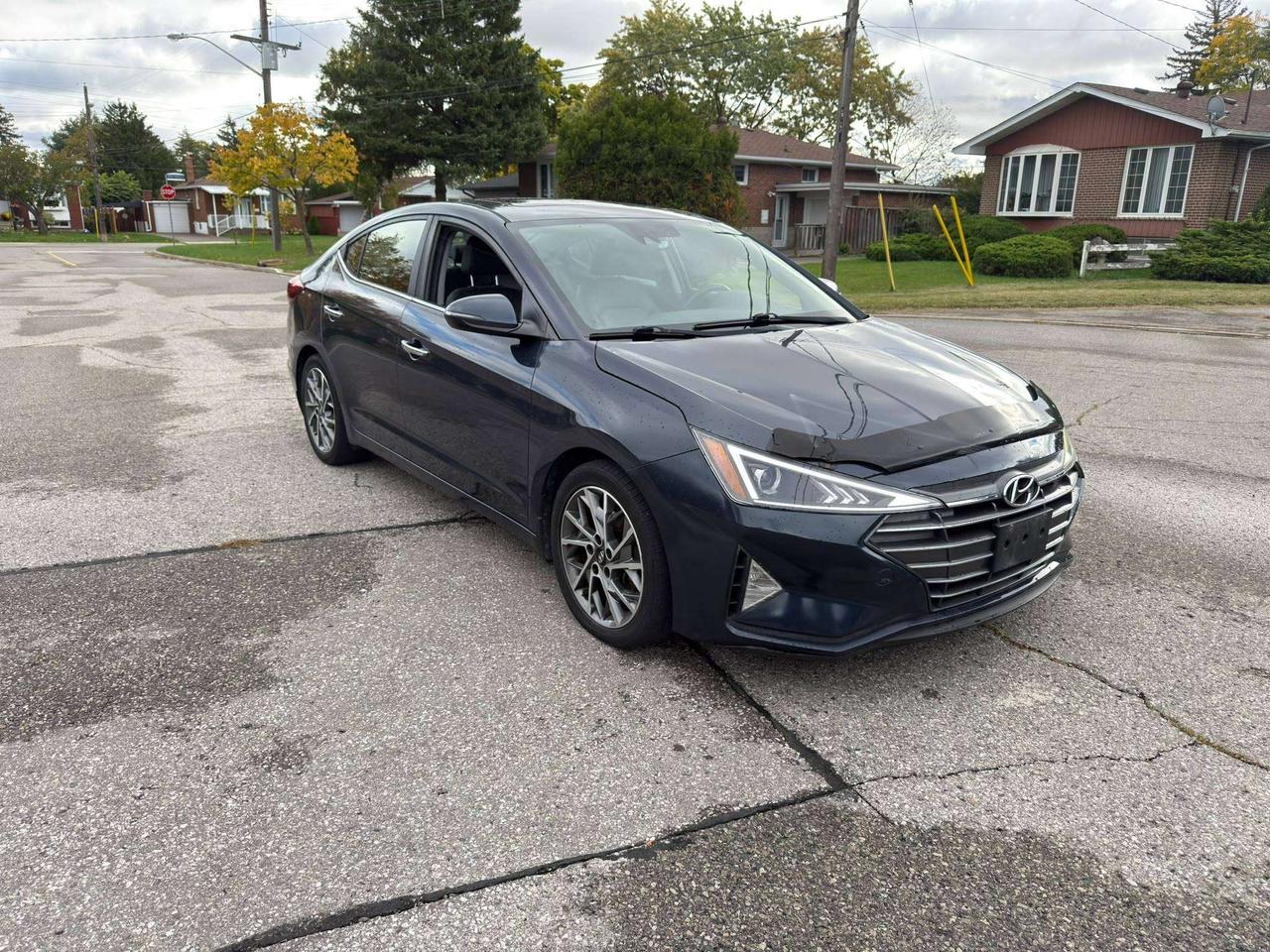 2020 Hyundai Elantra Luxury Photo