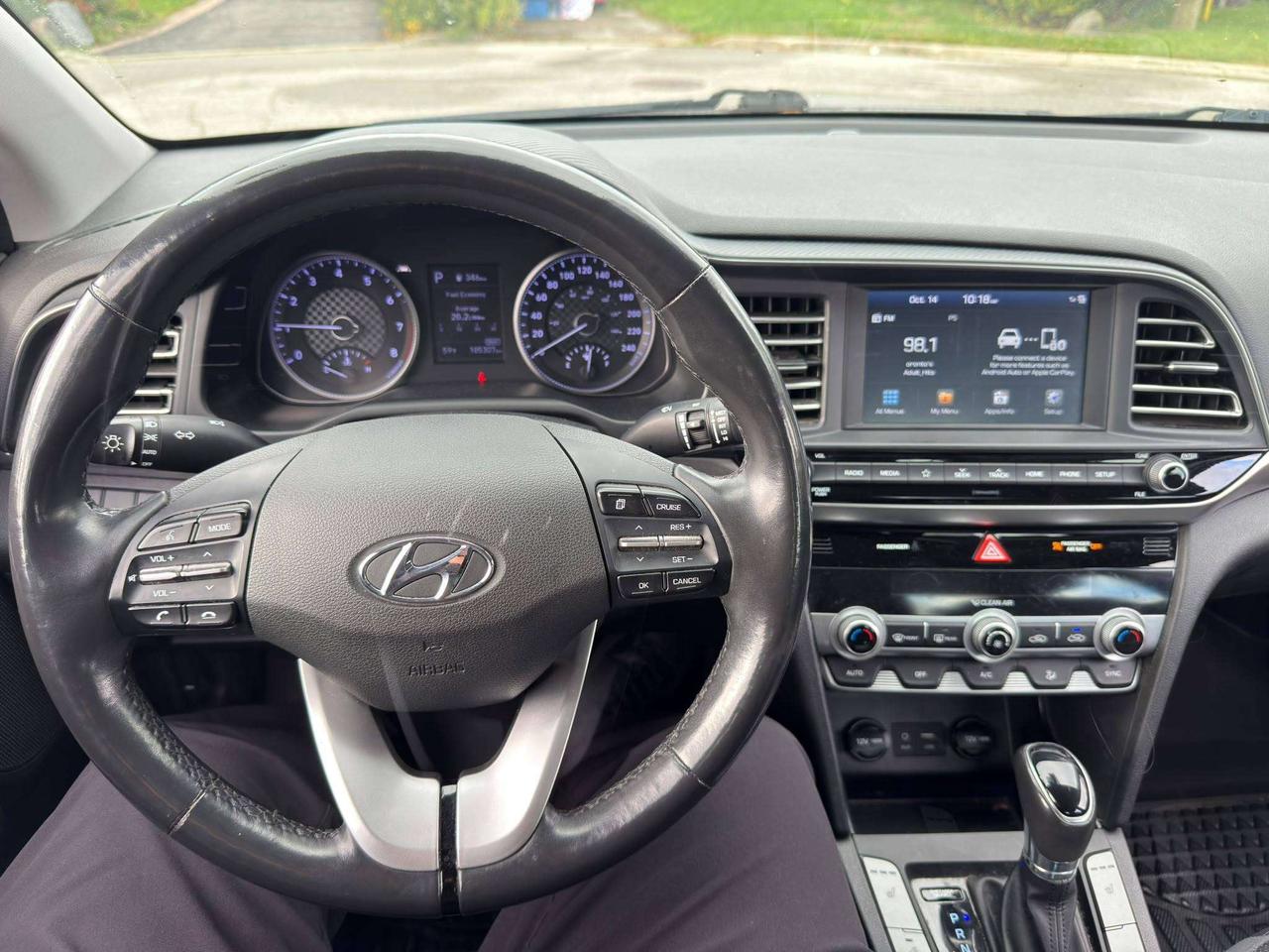 2020 Hyundai Elantra Luxury Photo