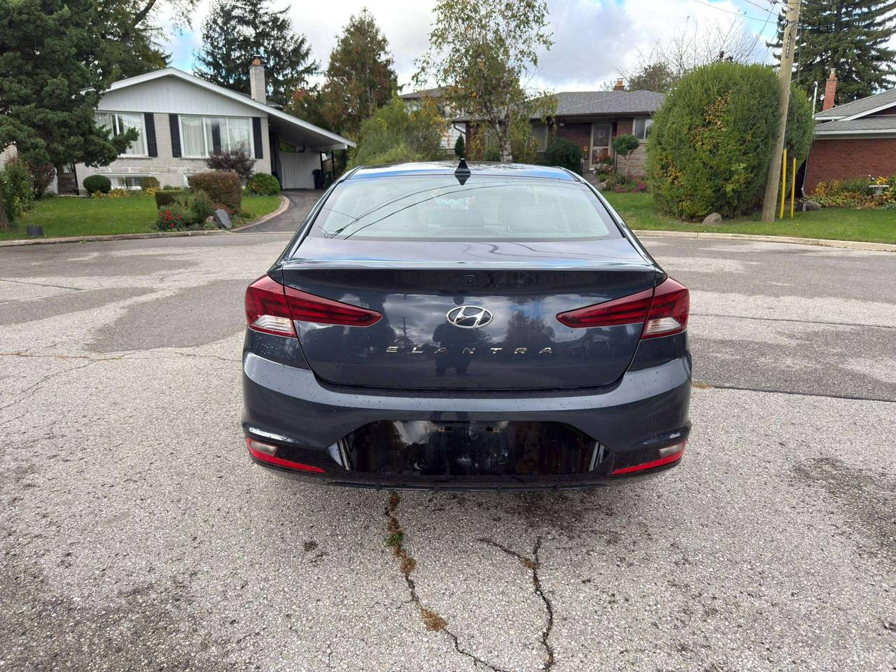 2020 Hyundai Elantra Luxury Photo