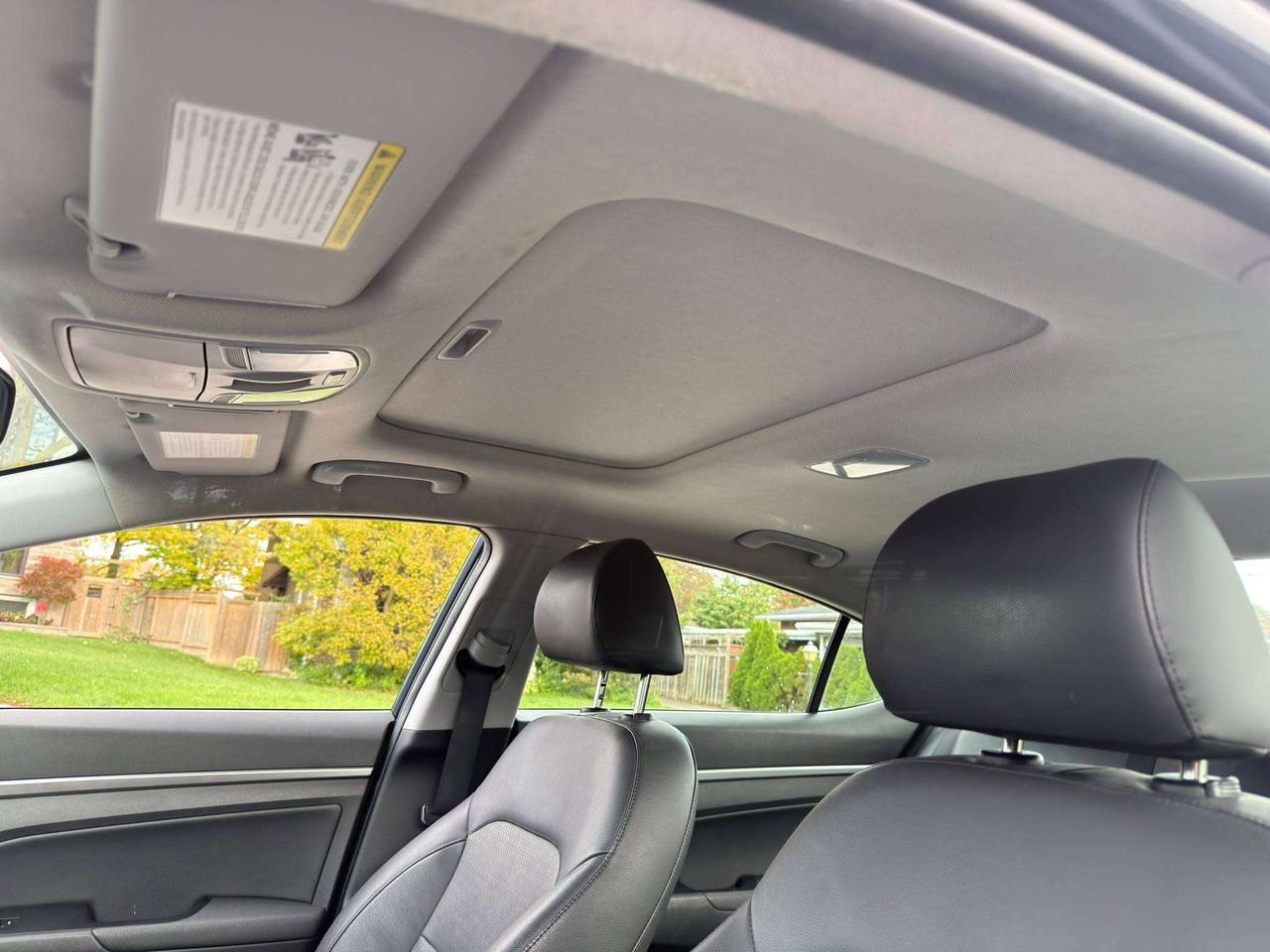 2020 Hyundai Elantra Luxury Photo