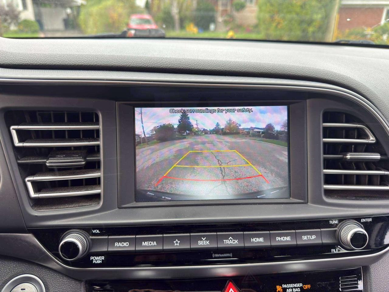 2020 Hyundai Elantra Luxury Photo