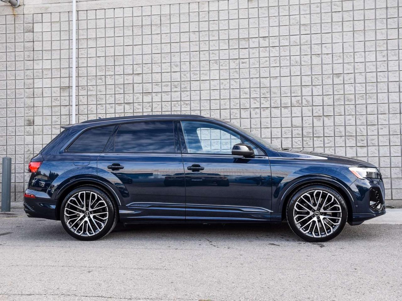 2026 Audi SQ7 4.0T 4dr All-Wheel Drive quattro Sport Utility Photo2