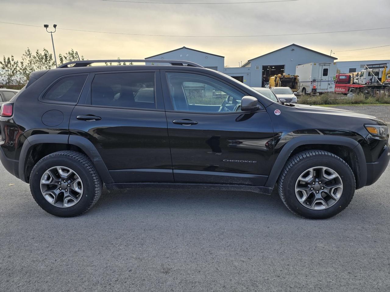 2019 Jeep Cherokee Trailhawk Photo