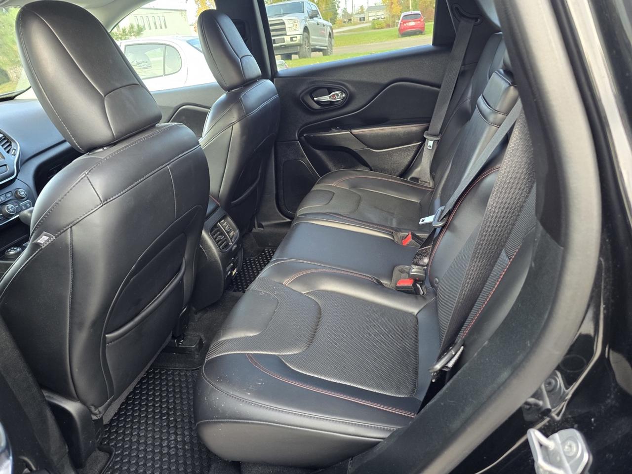 2019 Jeep Cherokee Trailhawk Photo