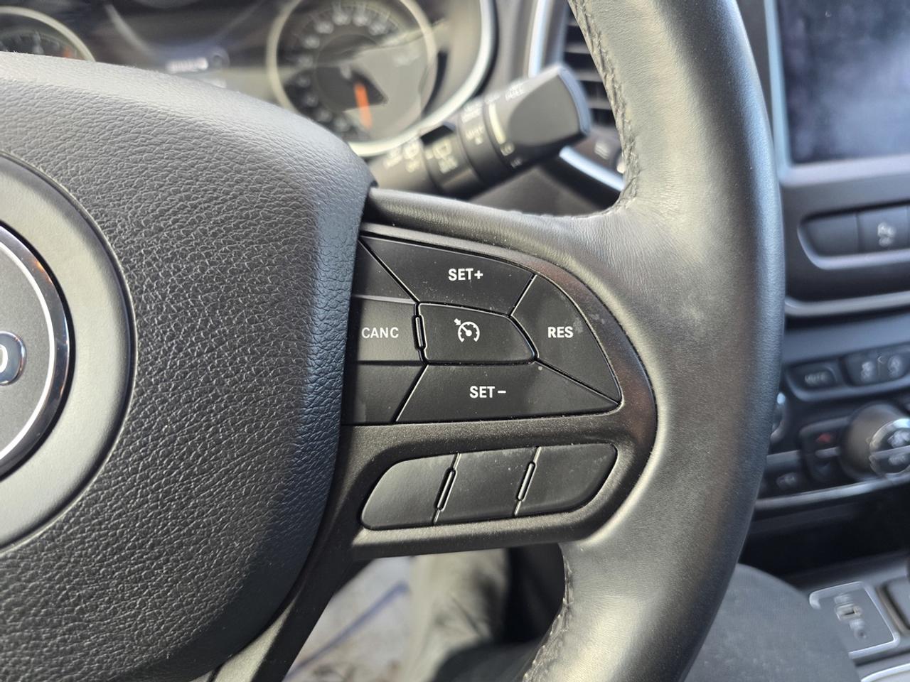 2019 Jeep Cherokee Trailhawk Photo