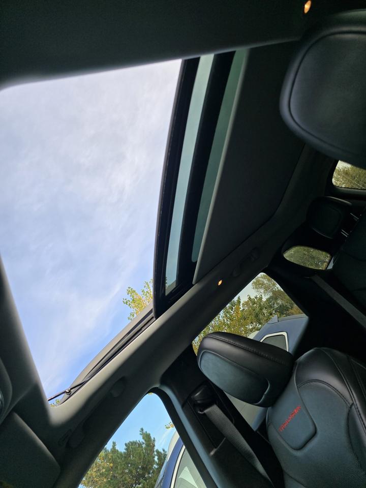 2019 Jeep Cherokee Trailhawk Photo