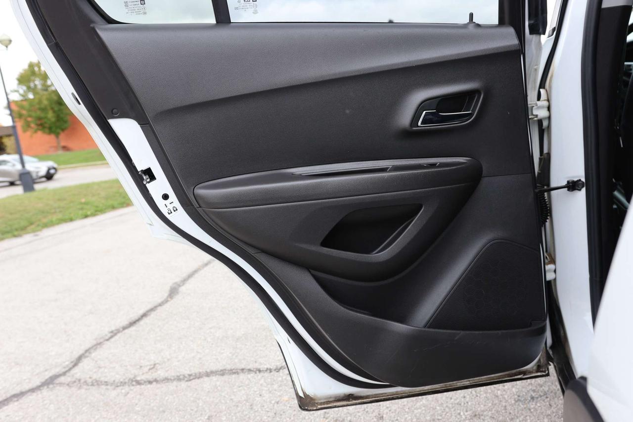2020 Chevrolet Trax PREMIER-AWD-R STARTER/ADAPT CRUISE/BCAM/BLIS/FCW/LDW/LEATHER/H SEATS/KEYLESS/CARPLAY/SUNROOF Photo
