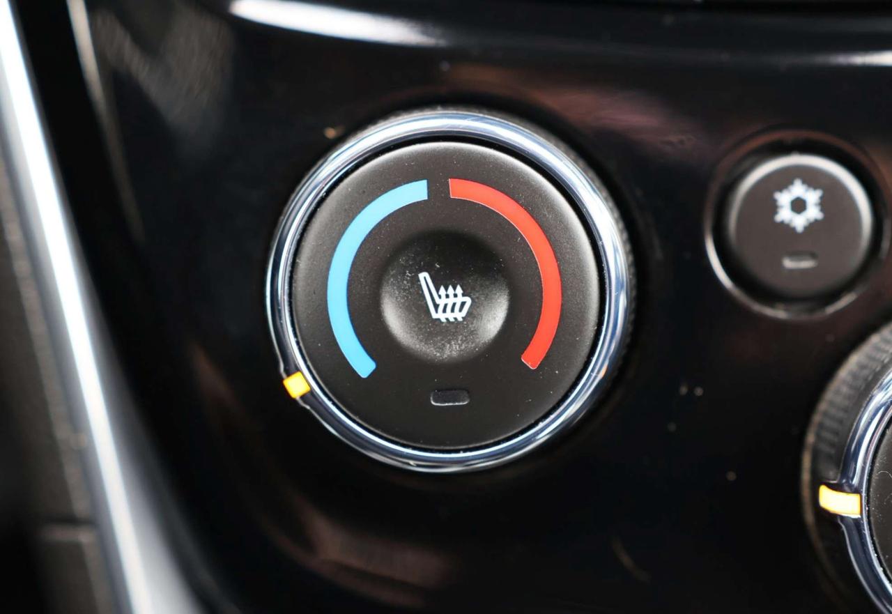 2020 Chevrolet Trax PREMIER-AWD-R STARTER/ADAPT CRUISE/BCAM/BLIS/FCW/LDW/LEATHER/H SEATS/KEYLESS/CARPLAY/SUNROOF Photo