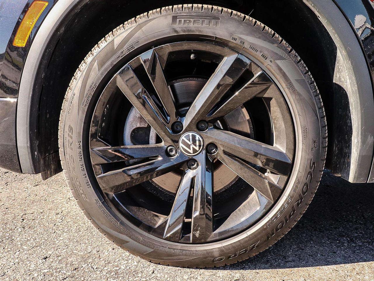 2024 Volkswagen Tiguan Comfortline R-Line Black Edition Photo
