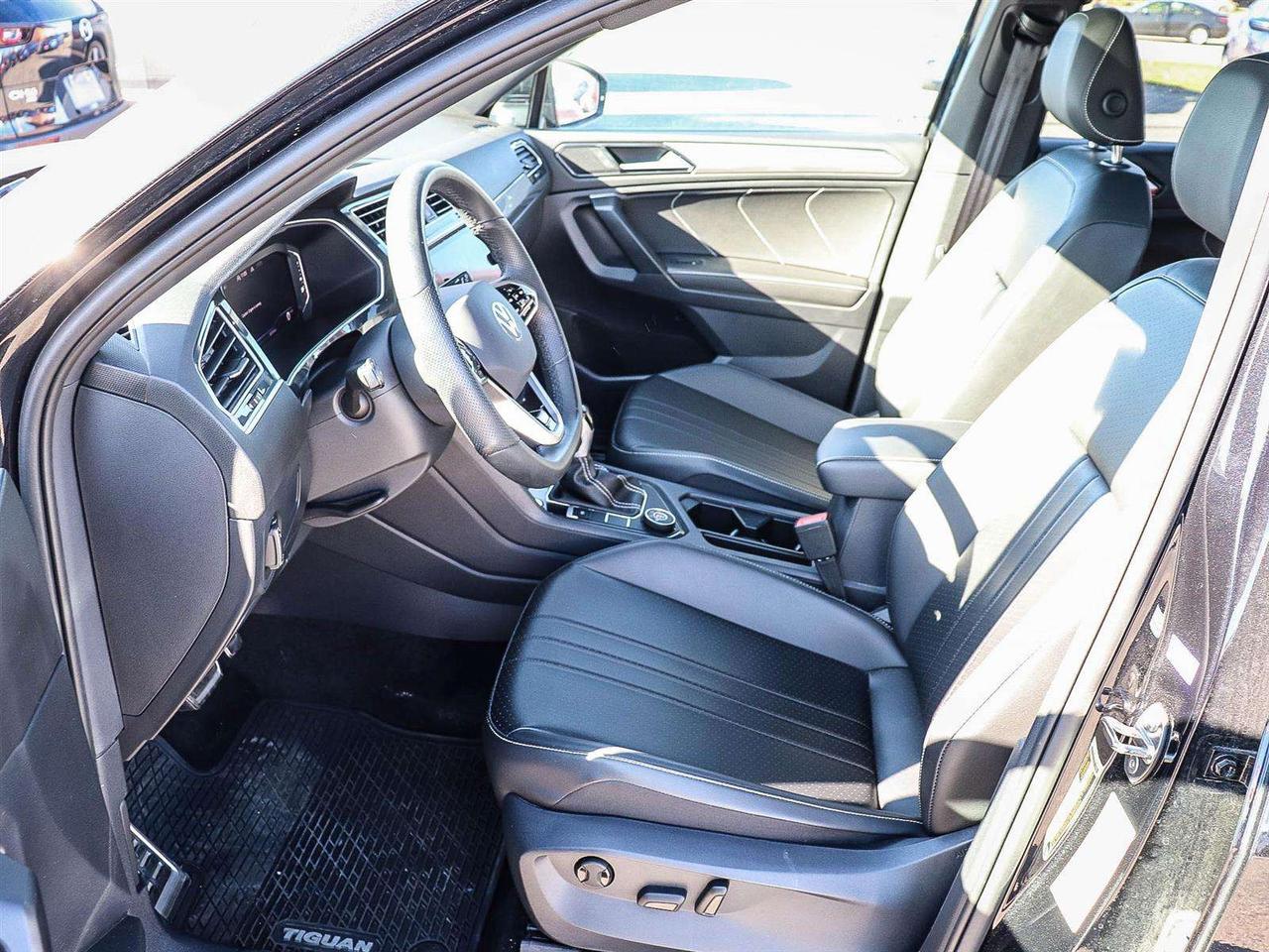 2024 Volkswagen Tiguan Comfortline R-Line Black Edition Photo