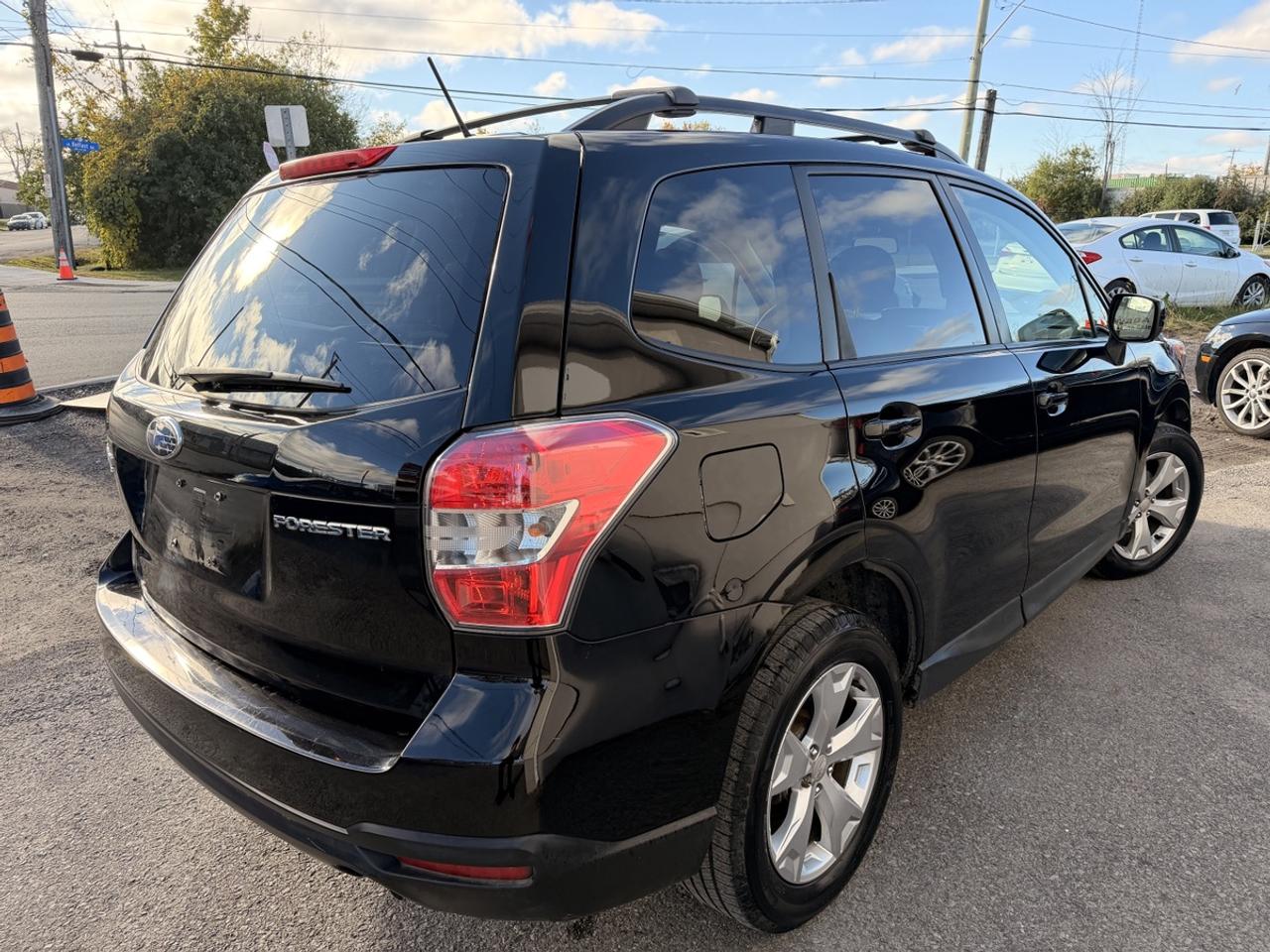 2015 Subaru Forester PREMIUM Photo