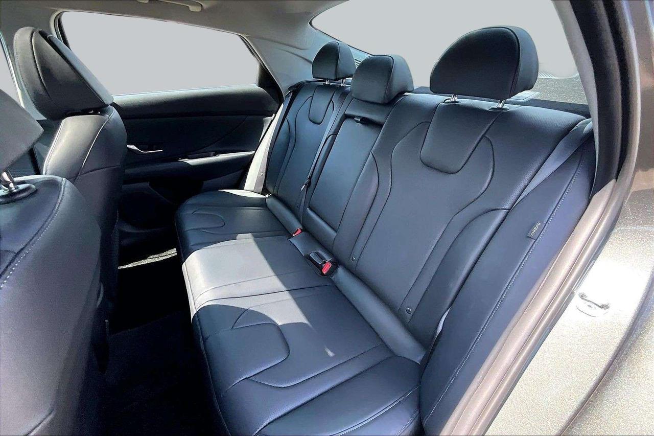 2026 Hyundai Elantra Luxury Hybrid   CarPlay/Android Auto   Navigation Photo