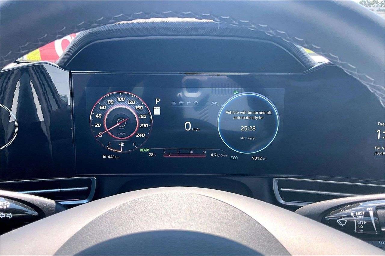 2026 Hyundai Elantra Luxury Hybrid   CarPlay/Android Auto   Navigation Photo