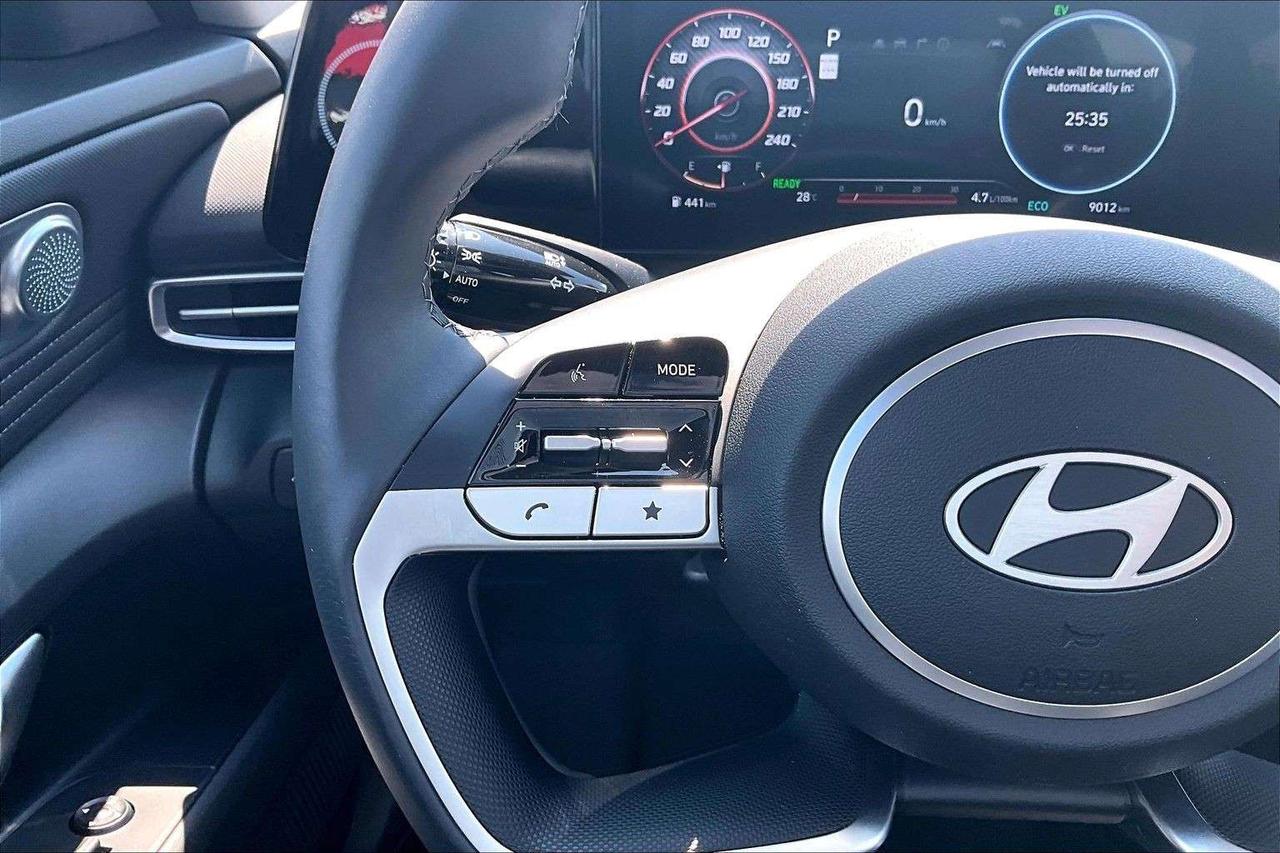 2026 Hyundai Elantra Luxury Hybrid   CarPlay/Android Auto   Navigation Photo