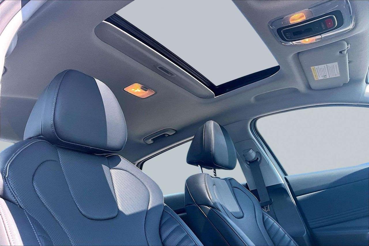 2026 Hyundai Elantra Luxury Hybrid   CarPlay/Android Auto   Navigation Photo