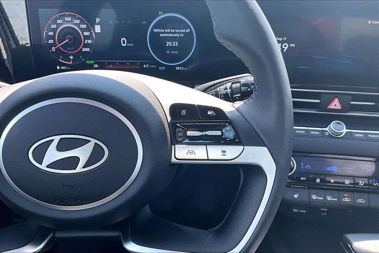 2026 Hyundai Elantra Luxury Hybrid   CarPlay/Android Auto   Navigation Photo