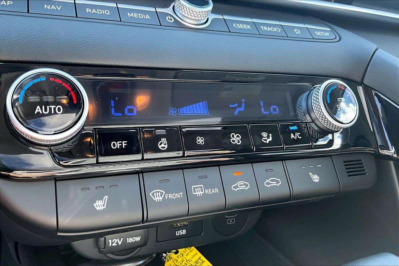 2026 Hyundai Elantra Luxury Hybrid   CarPlay/Android Auto   Navigation Photo