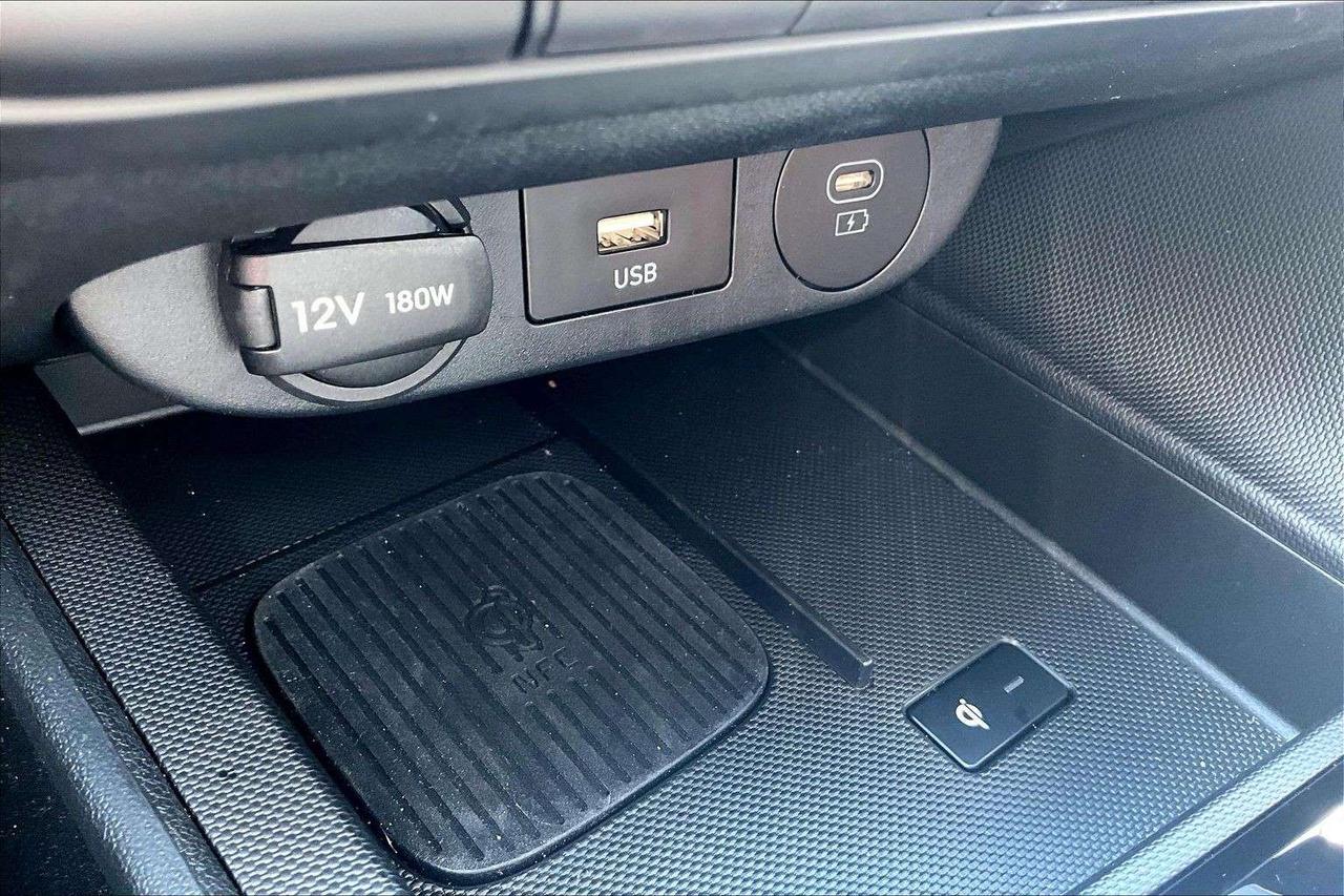2026 Hyundai Elantra Luxury Hybrid   CarPlay/Android Auto   Navigation Photo