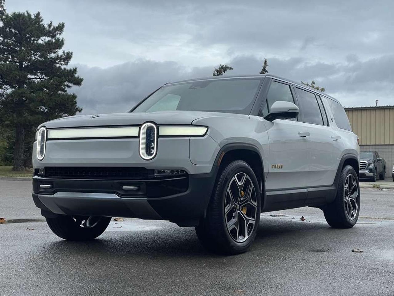 2024 Rivian R1S Adventure QUAD PACK   Clean! Photo