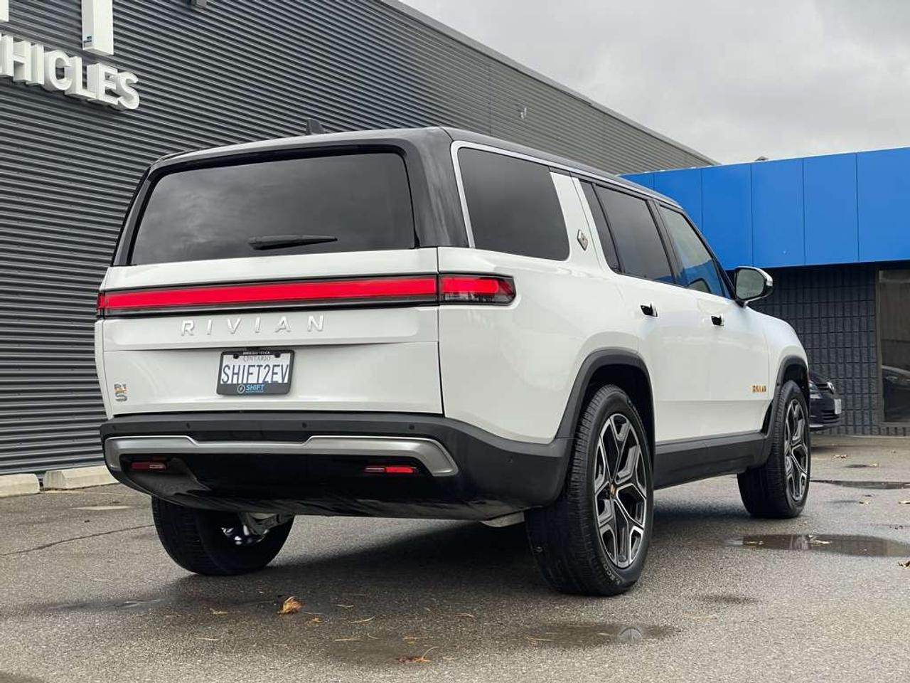 2024 Rivian R1S Adventure QUAD PACK   Clean! Photo