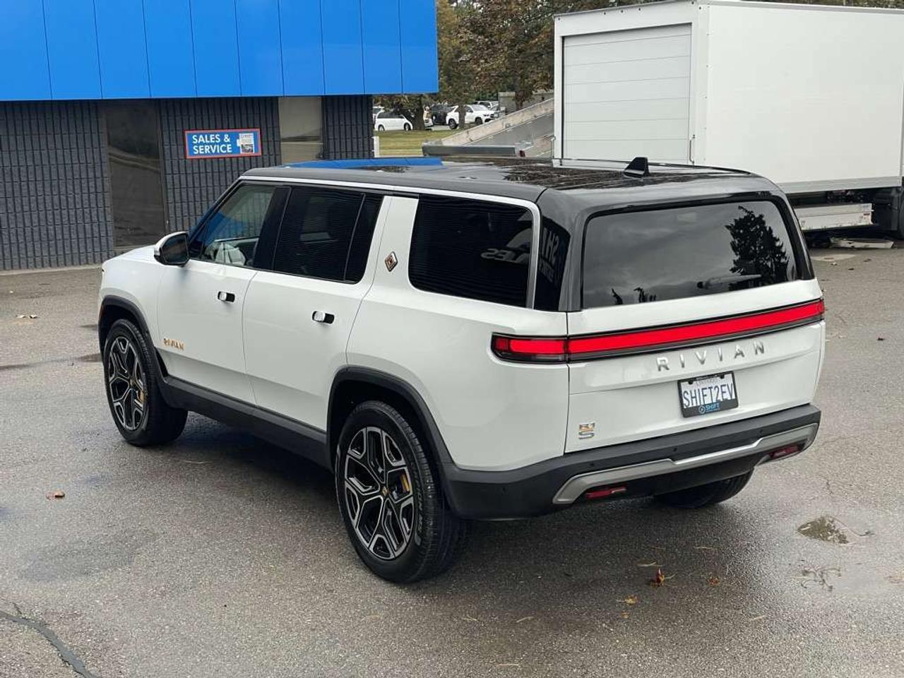 2024 Rivian R1S Adventure QUAD PACK   Clean! Photo