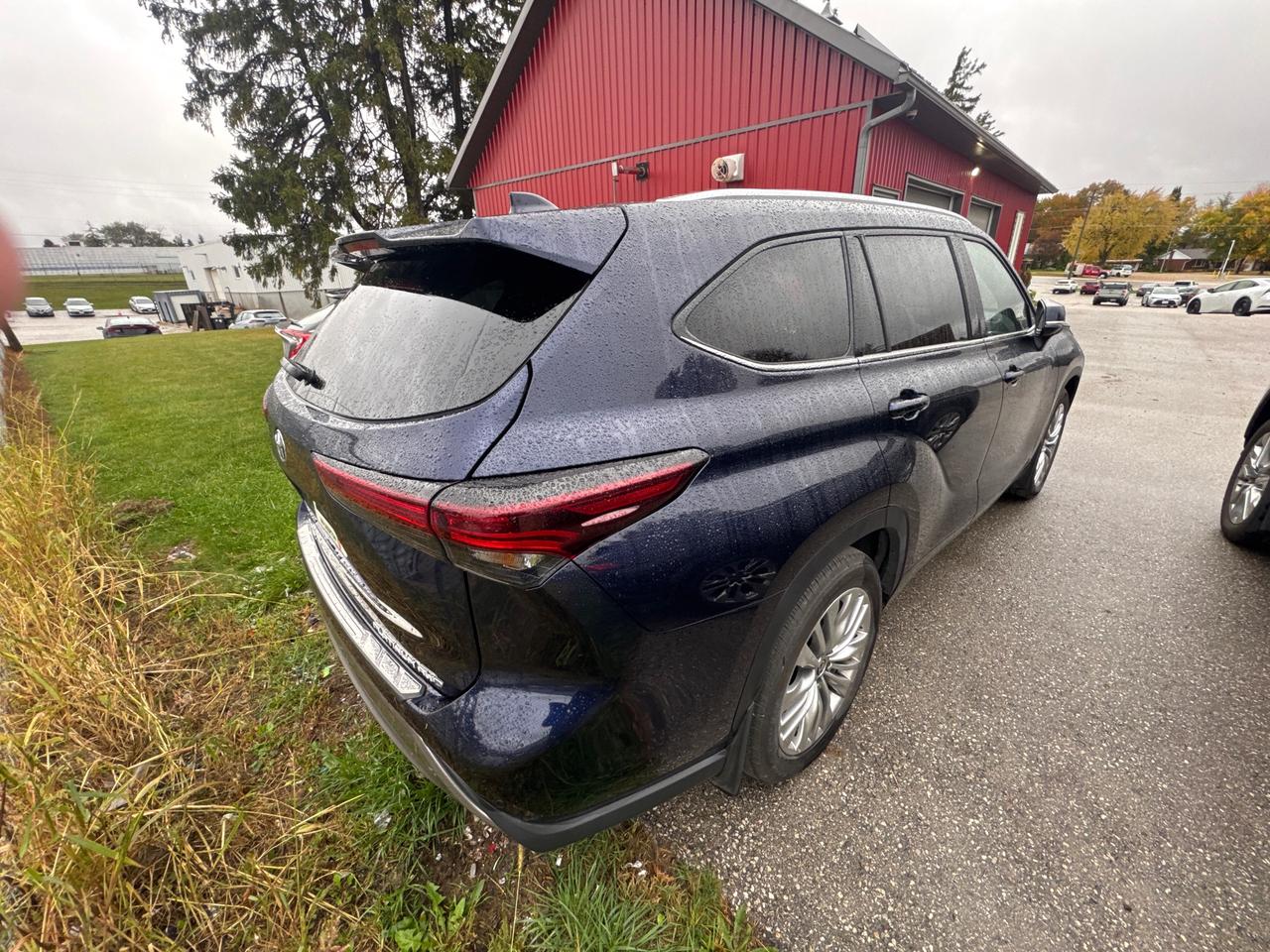 2025 Toyota Highlander Limited 4dr All-Wheel Drive Photo