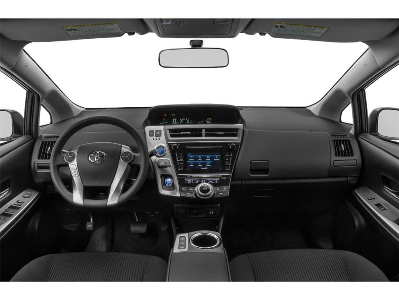 2018 Toyota Prius v Base 5dr Wagon Photo4
