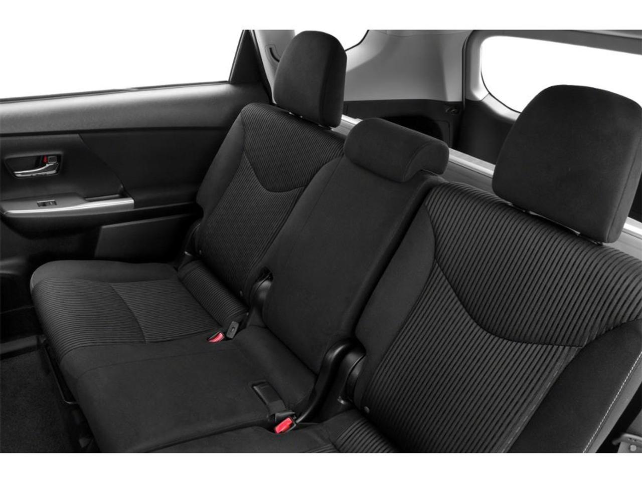 2018 Toyota Prius v Base 5dr Wagon Photo