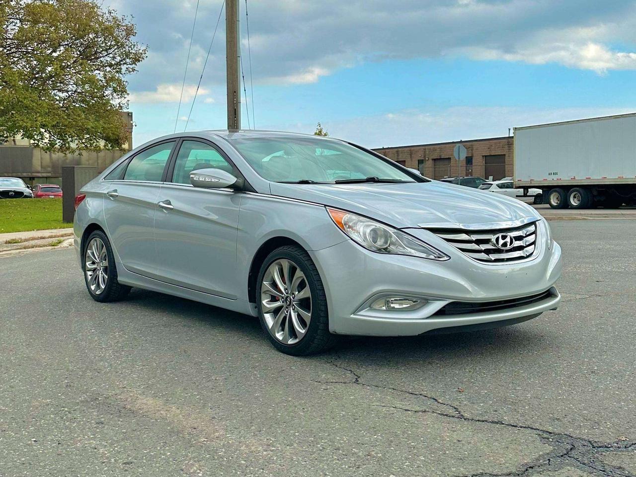 2011 Hyundai Sonata LIMITED Photo
