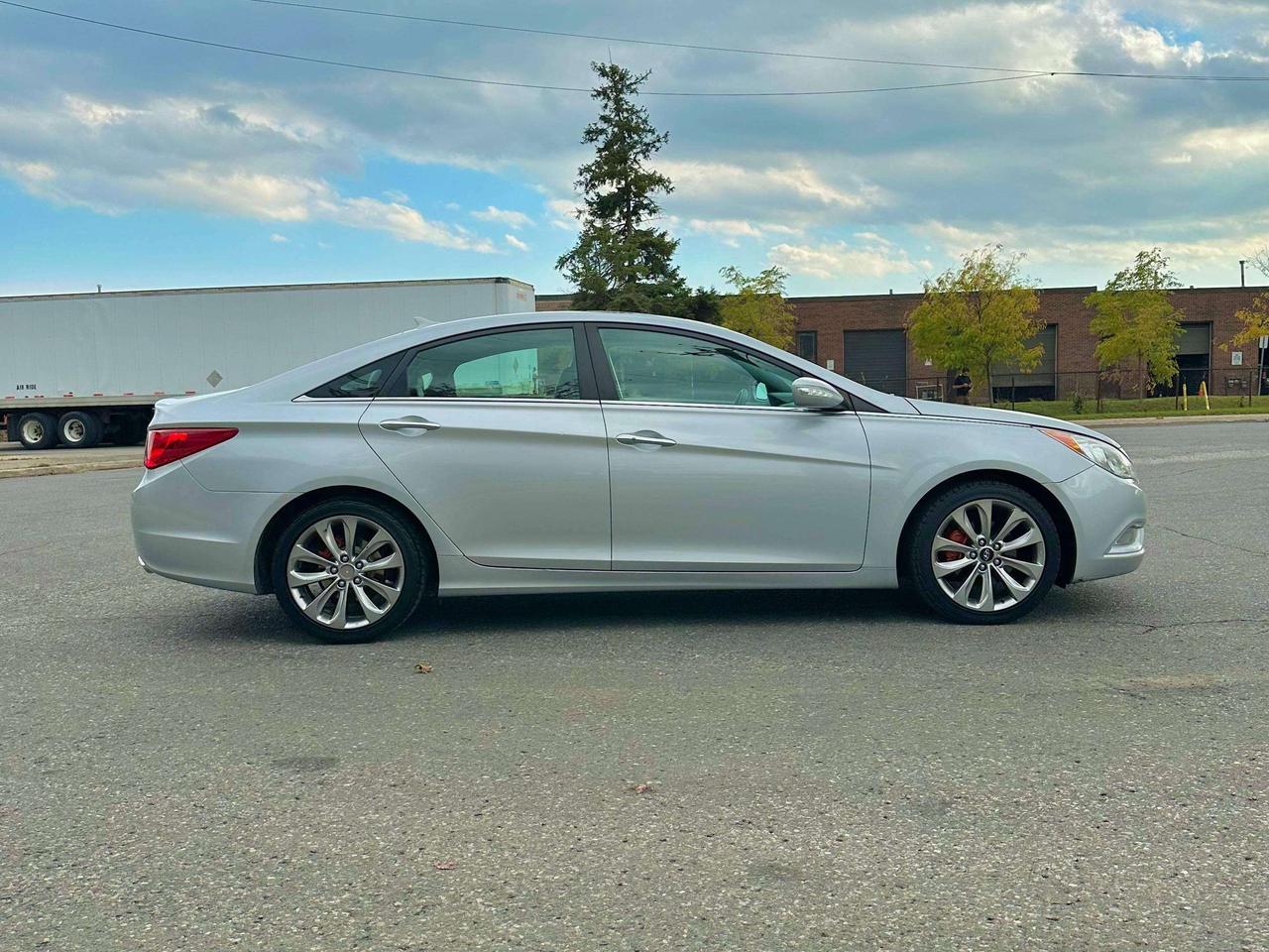 2011 Hyundai Sonata LIMITED Photo3