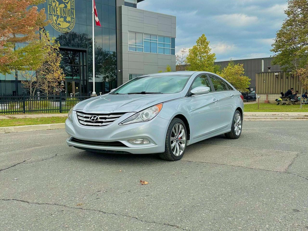2011 Hyundai Sonata LIMITED Photo1