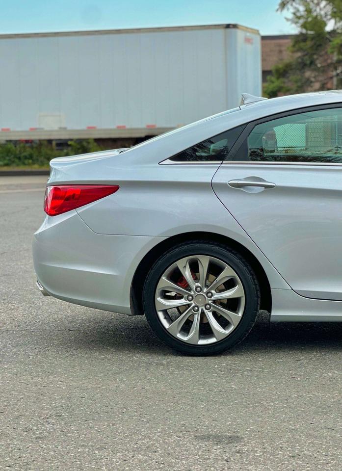 2011 Hyundai Sonata LIMITED Photo