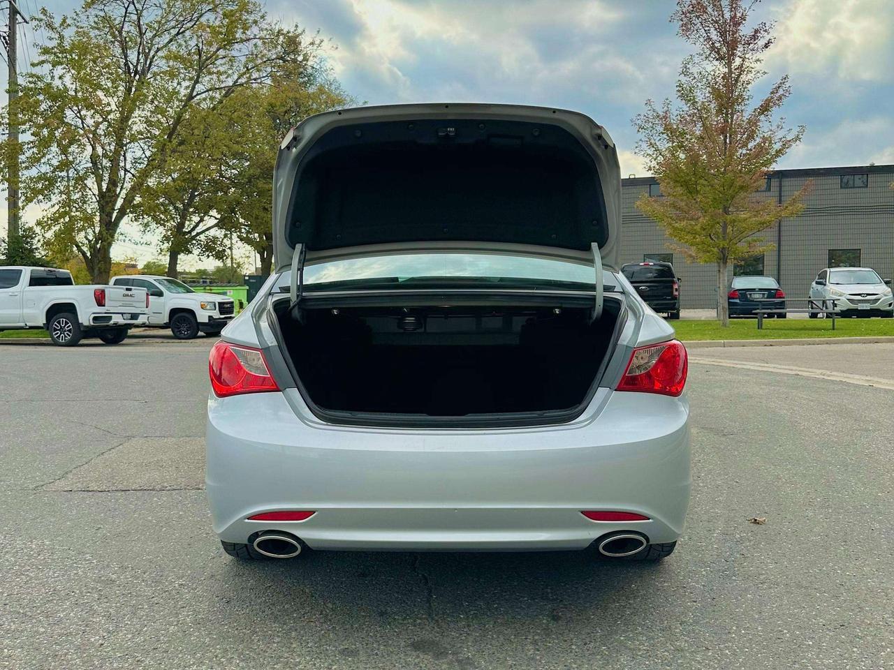 2011 Hyundai Sonata LIMITED Photo